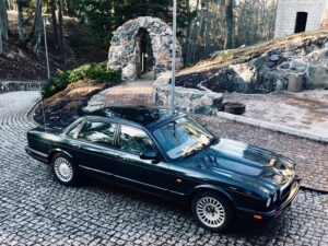 Jaguar XJ X300 – There She Goes…